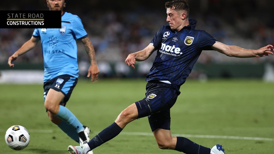 Daniel Bouman crosses the ball against Sydney FC in Match Week 5