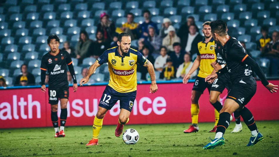 Marco Urena takes on the Brisbane defence